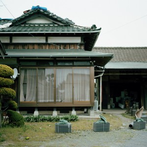 201106100307